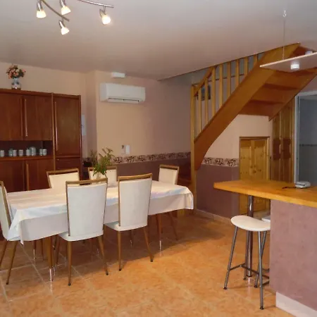 Meuble De La Tour Ferienhaus *