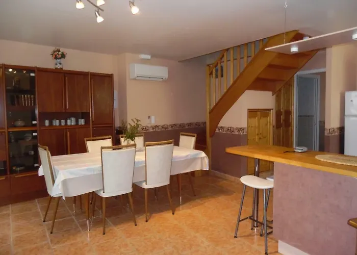 Meuble De La Tour Дом отдыха *