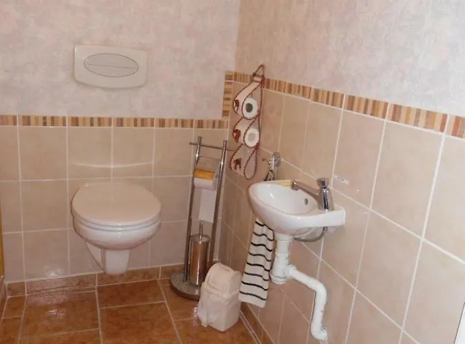 Meuble De La Tour Ножан-сюр-Сен